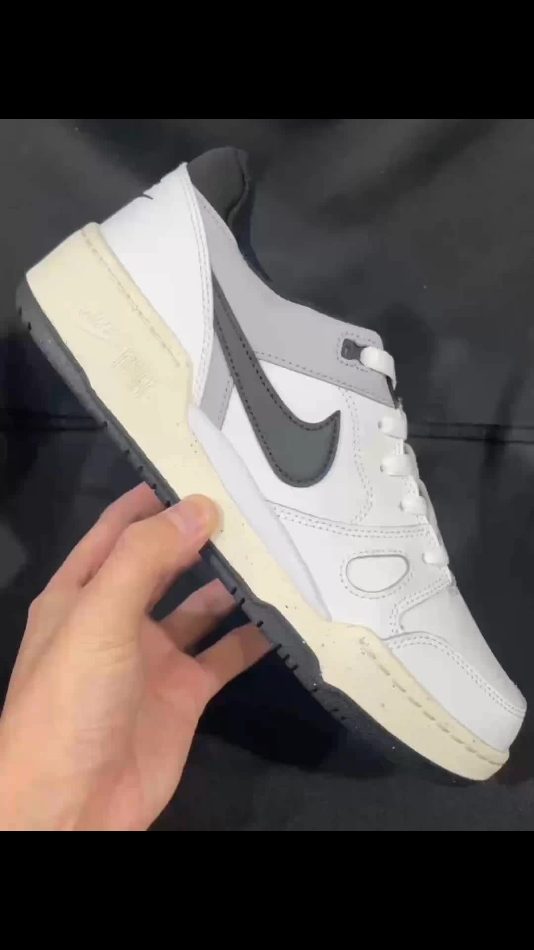 Nike白黑复古板鞋潮男本命款