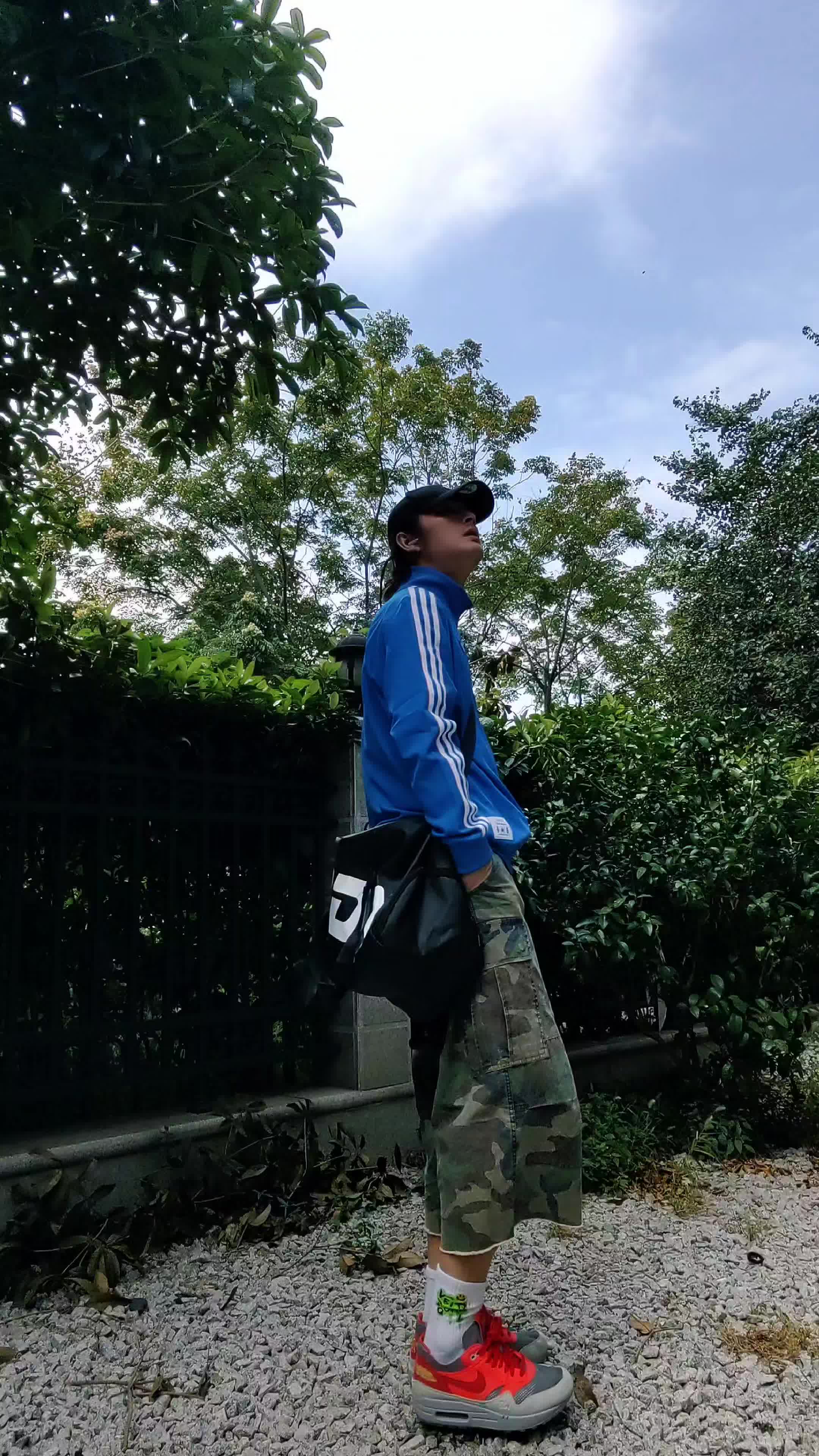 秋日时髦感运动户外风穿搭分享