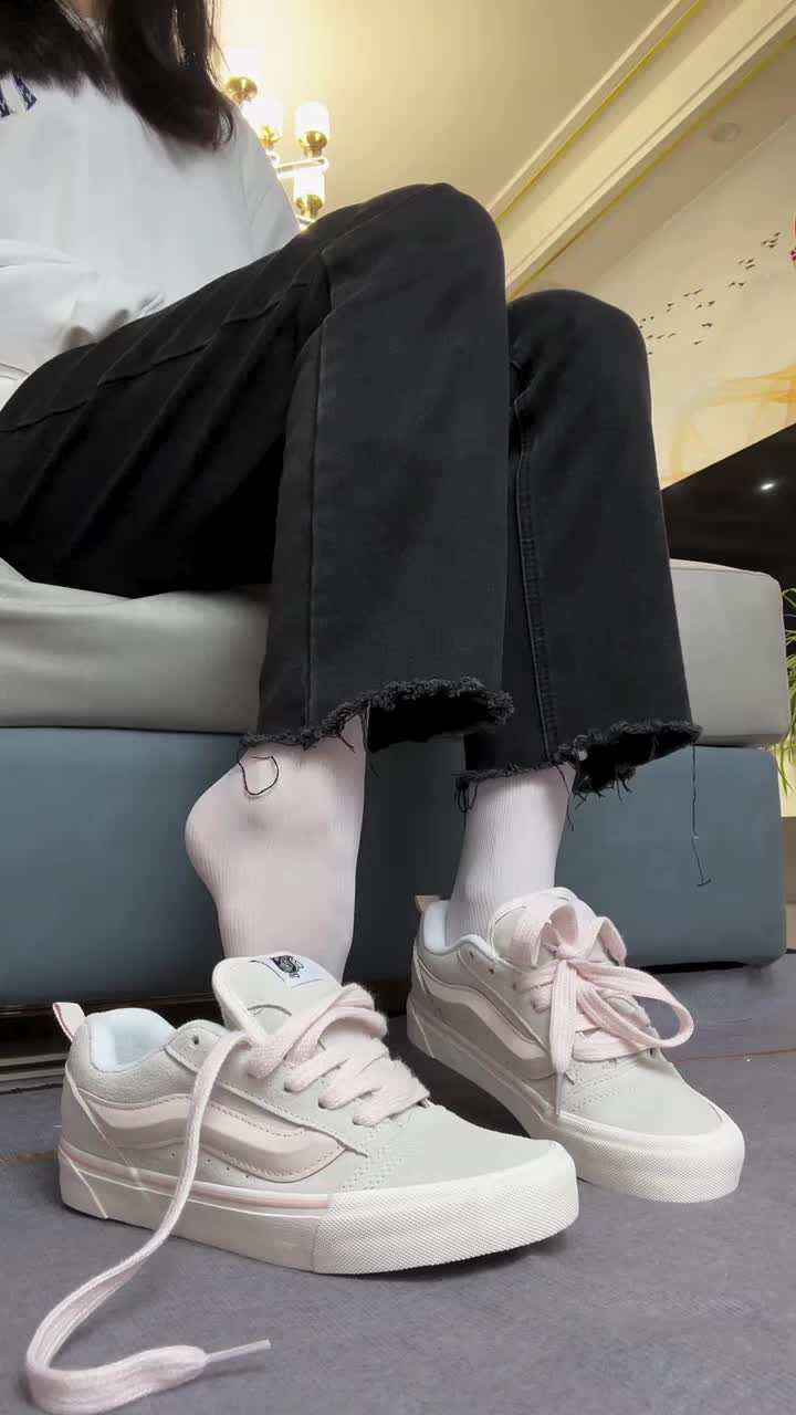 👟球鞋名称：

📌是否偏码【偏大/不偏码