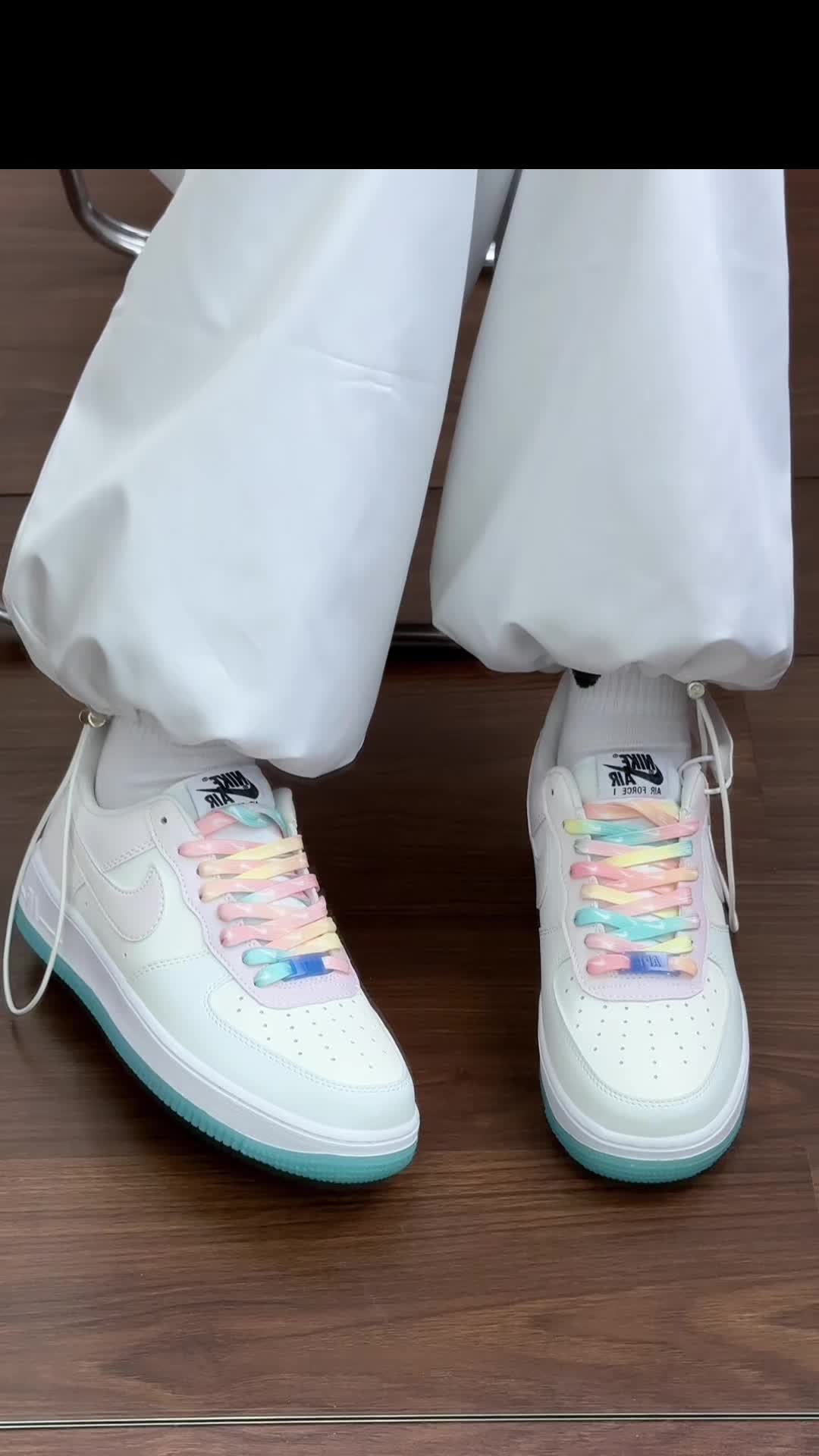 Nike Air Force1 变色龙