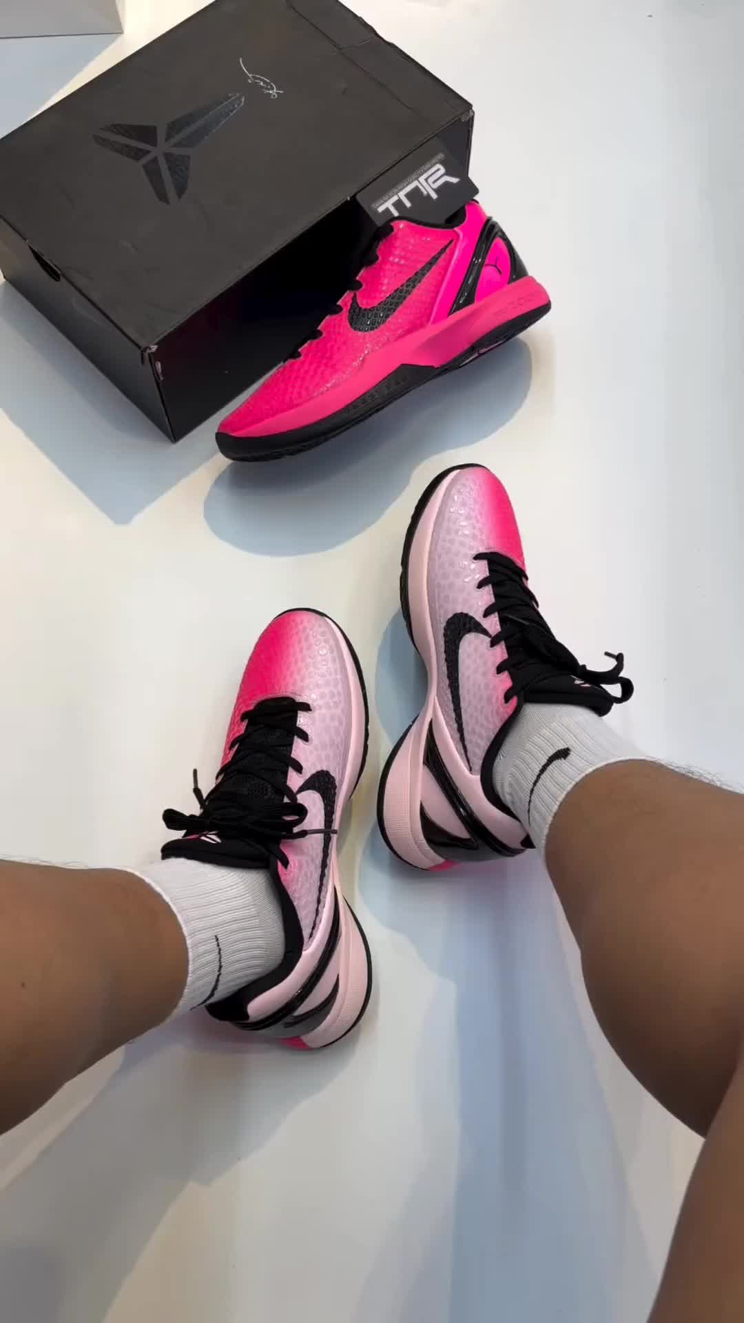 🏀Kobe6 Protro开箱｜粉渐变蛇鳞，少女感曼巴球鞋