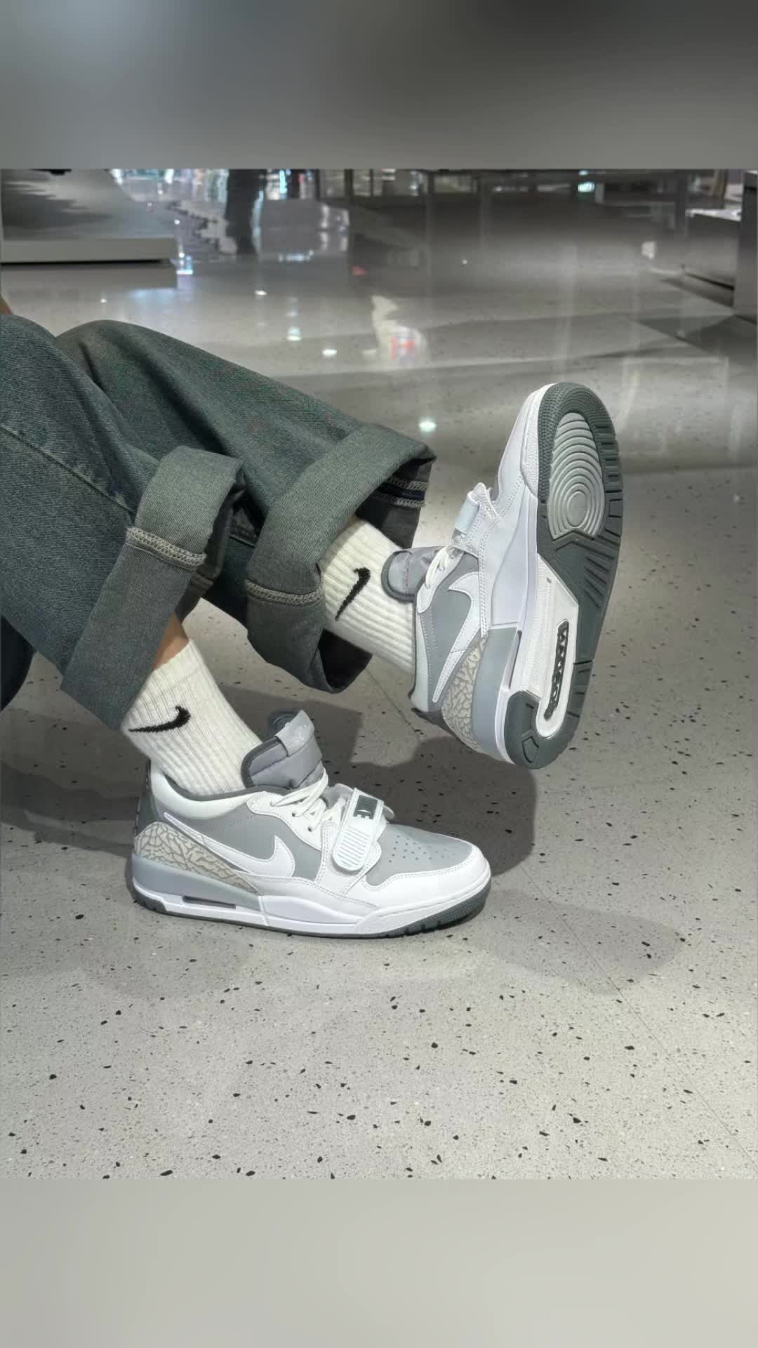 情侣款AJ312～红色飞人点缀好特别‼️✨ 冬日必备