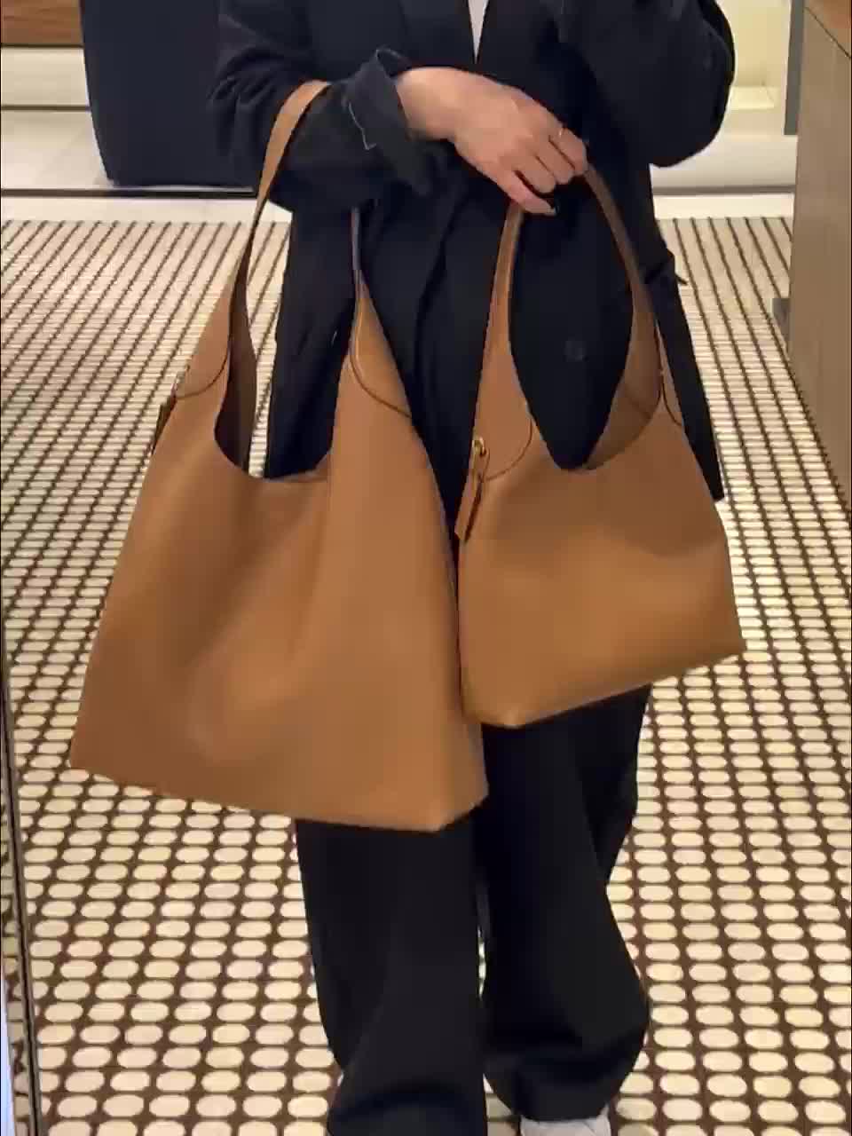 蔻驰布鲁克林包，最近十分流行