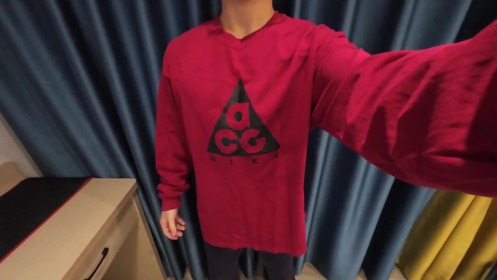 今日好物分享:acg卫衣大骚红