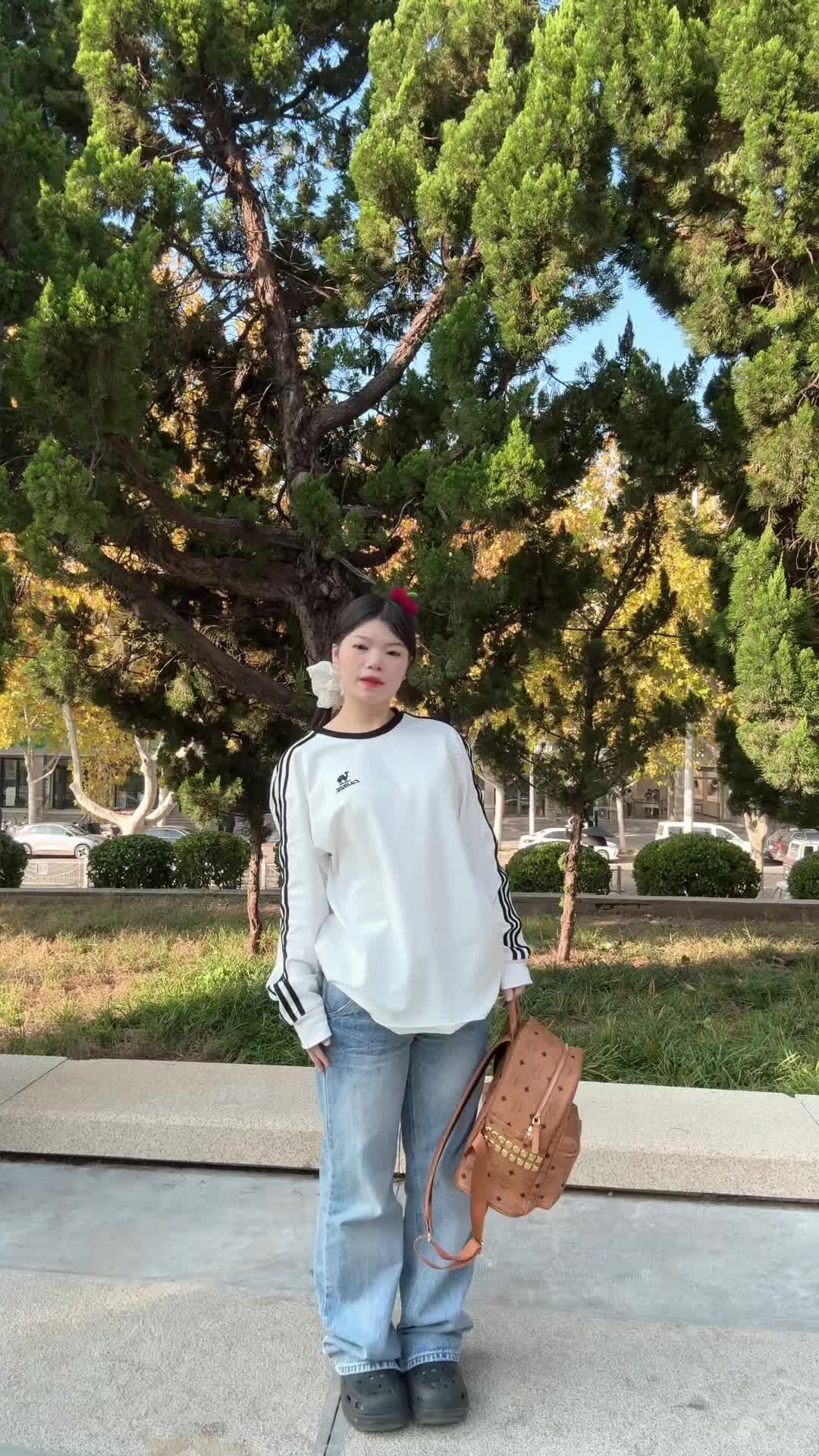 骆驼家的长袖我先穿咯！是青春女高的感觉吗！