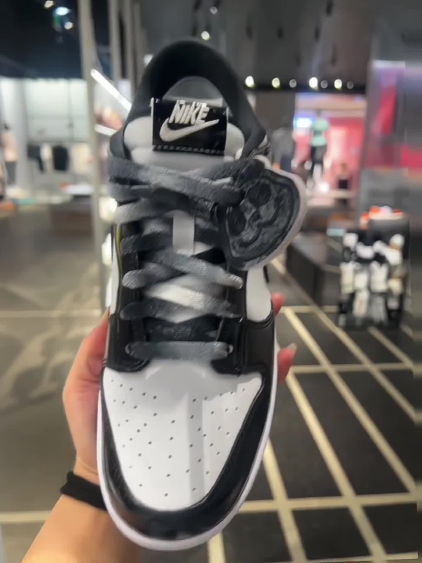 Nike 熊猫Dunk40周年低帮板鞋诚意略显不足