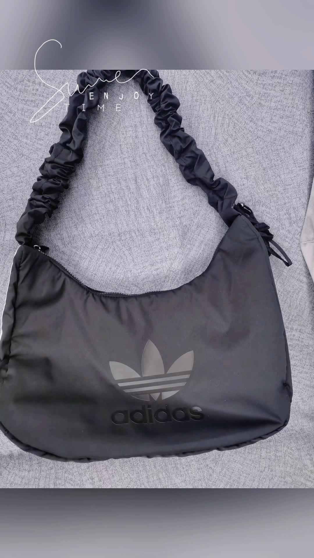 日常百搭的三叶草云朵包，超级好背