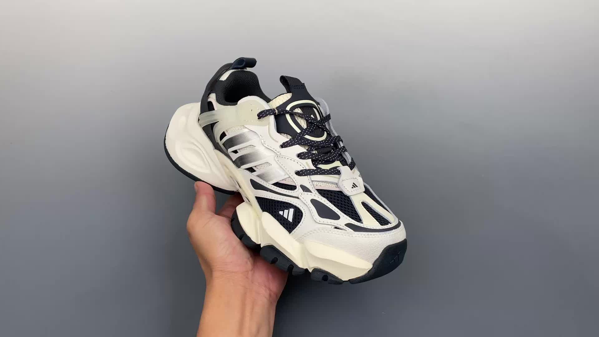 adidas VENTO XLG DELUXE