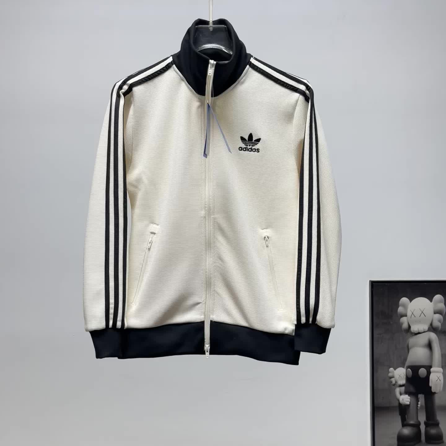 封神级复古！这件阿迪三叶草外套我能穿十年！