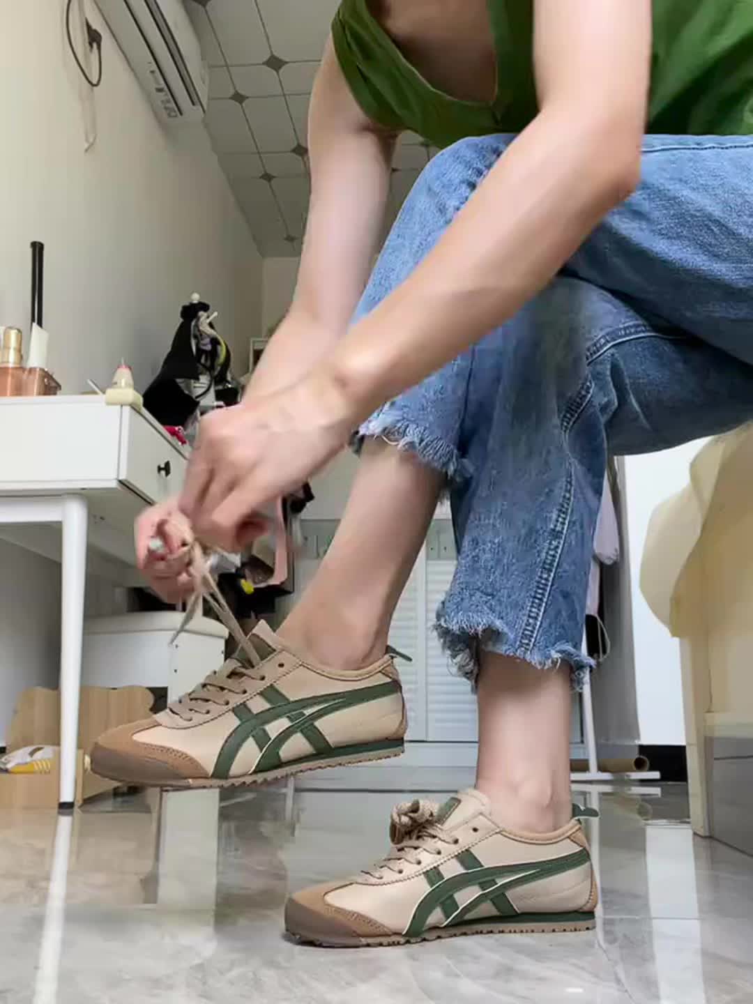 Onitsuka Tiger鬼塚虎经典复古男女奶茶色轻便运动休闲鞋MEXICO 66™ 1183C1