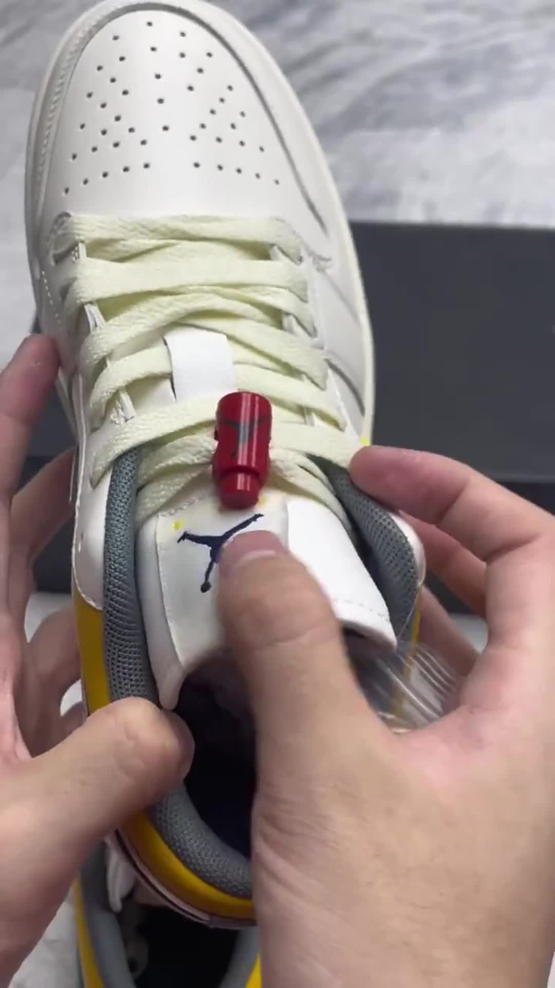 Air Jordan 1 Low 焕新配色 奶油白主调碰撞潮流感
