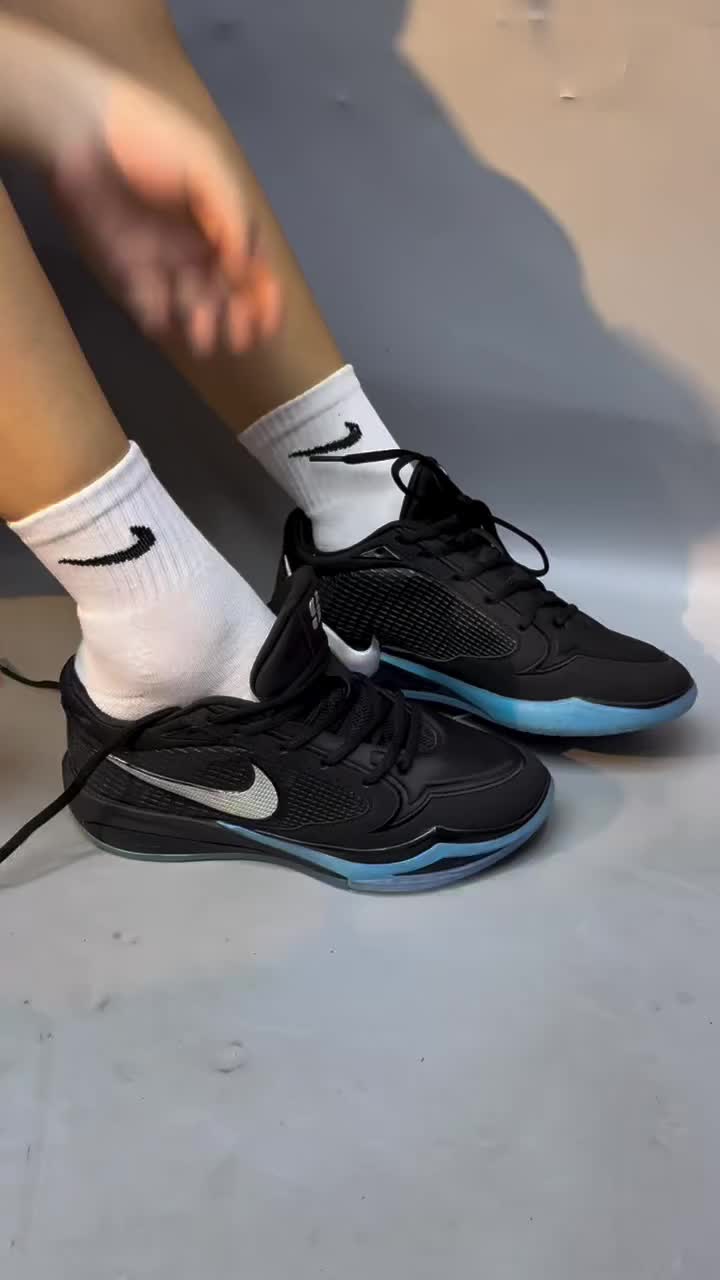 球场颜值担当｜Nike萨布丽娜4代，上脚实拍