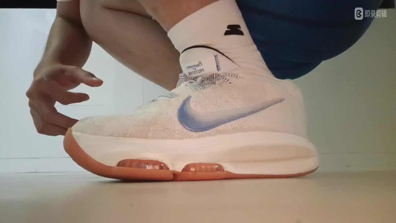 👟球鞋名称：Nike Air Zoom 