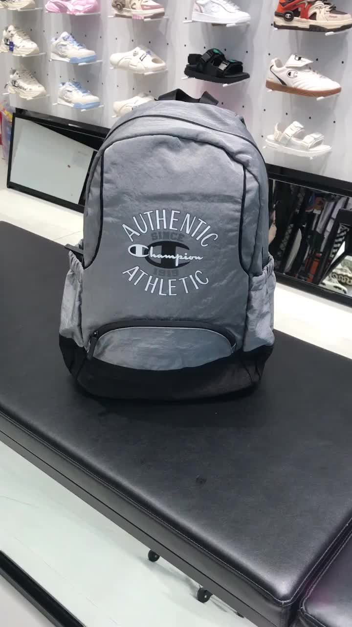 少年感书包 这一刻对少年感有了实感......