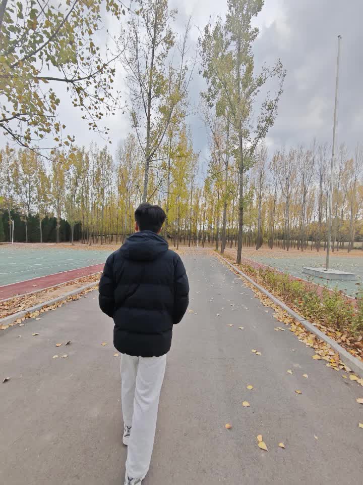 秋冬穿的短款羽绒服